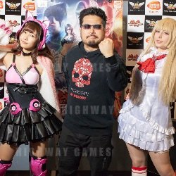 Katsuhiro Harada, Tekken 7 Director, with Cosplay Lucky Chloe and Lili
